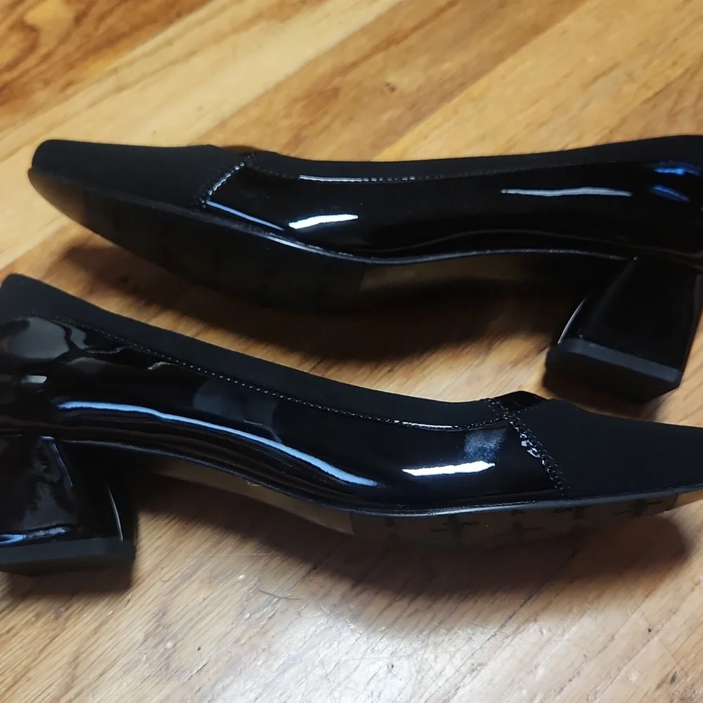 Easy Street Women's Black Flats, NWT - Picture 6 of 12